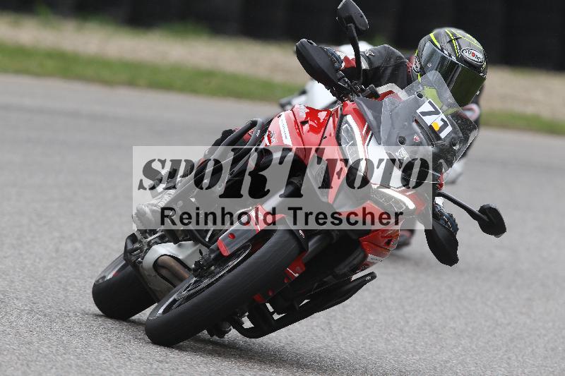 Archiv-2025/10 23.04.2025 Cornu Master School ADR/rot-rouge/71